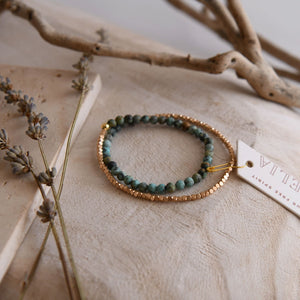 Afrikanischer Türkis und Gold Double Wrap Armband - Cecelia Designs Jewelry