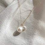Halskette mit zwei Perlen - Katie Waltman - Lessful